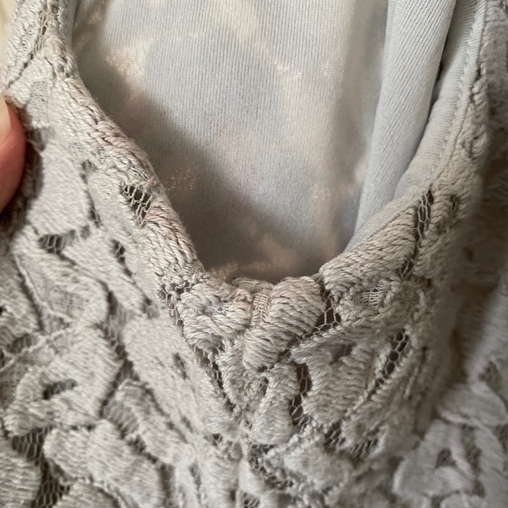 LOFT Dove Gray Lace Peplum Sleeveless Top ⬜️ - Picture 9 of 13